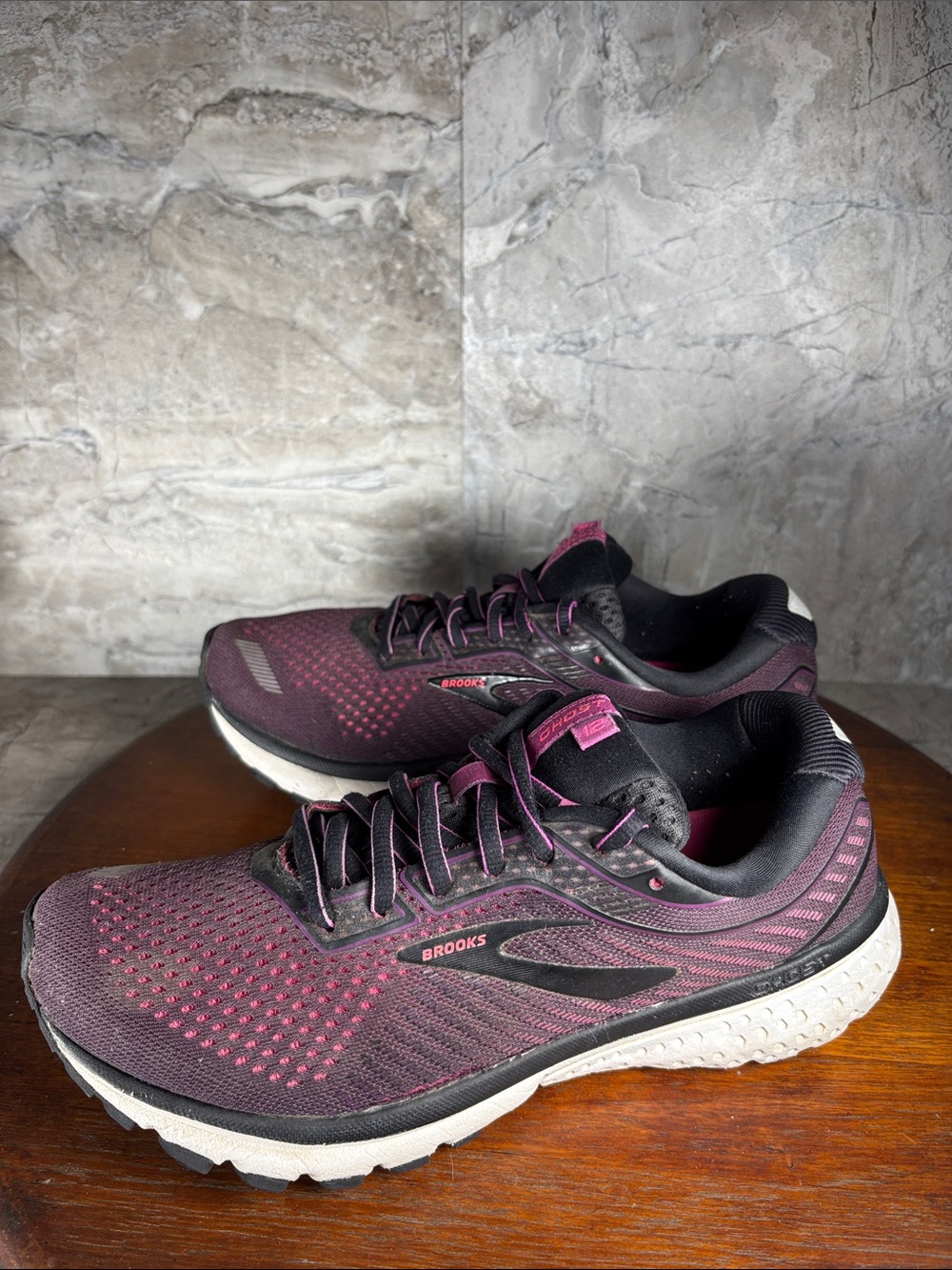 Brooks Ghost 12  Women's Size 9 Purple/Black Athletic Shoes